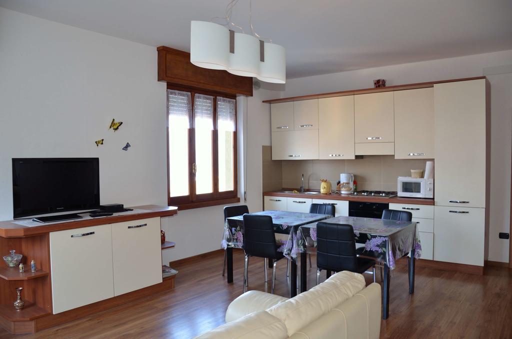 B&B Sosta Sul Lago Лезено Экстерьер фото