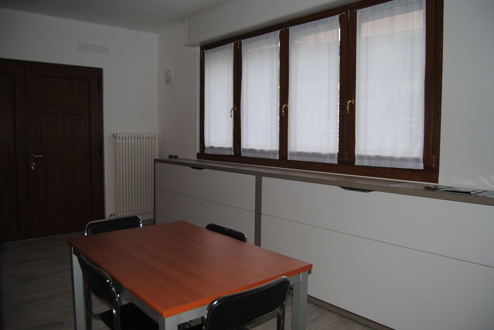 B&B Sosta Sul Lago Лезено Экстерьер фото