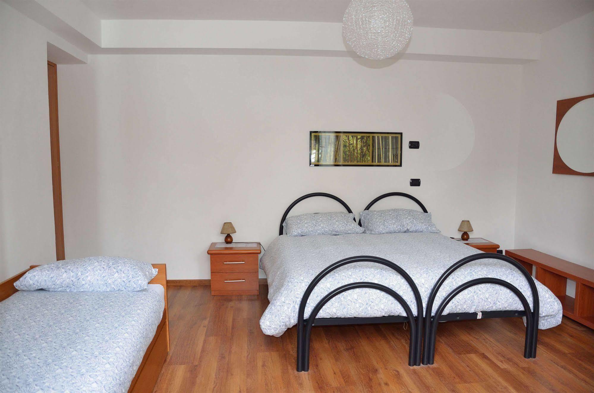B&B Sosta Sul Lago Лезено Экстерьер фото