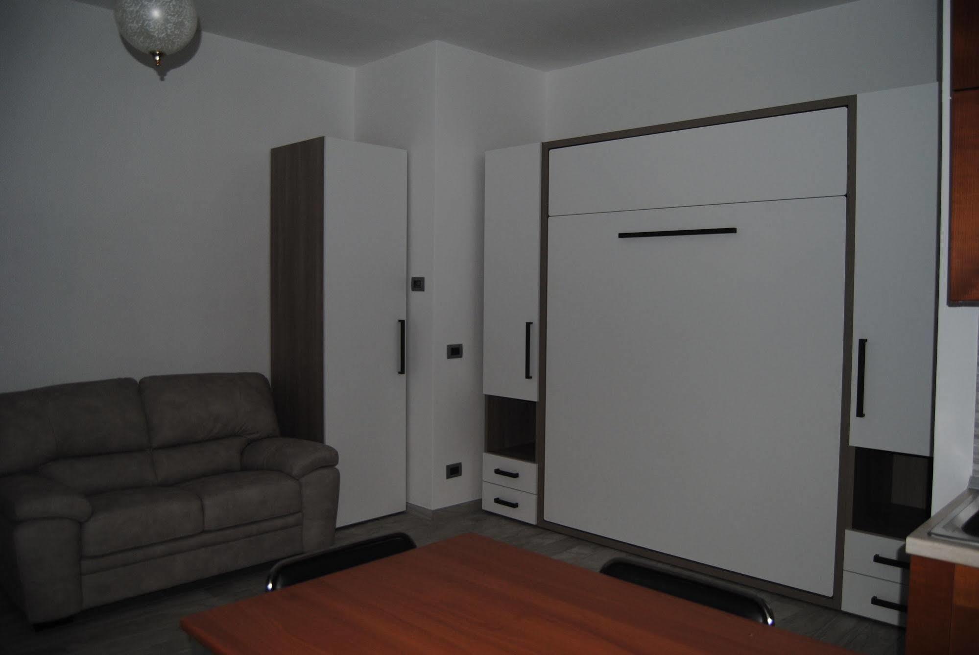 B&B Sosta Sul Lago Лезено Экстерьер фото