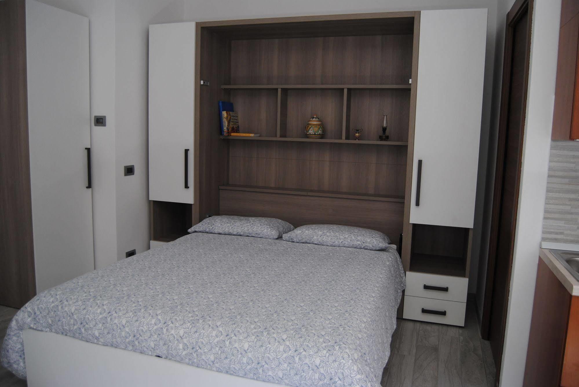 B&B Sosta Sul Lago Лезено Экстерьер фото