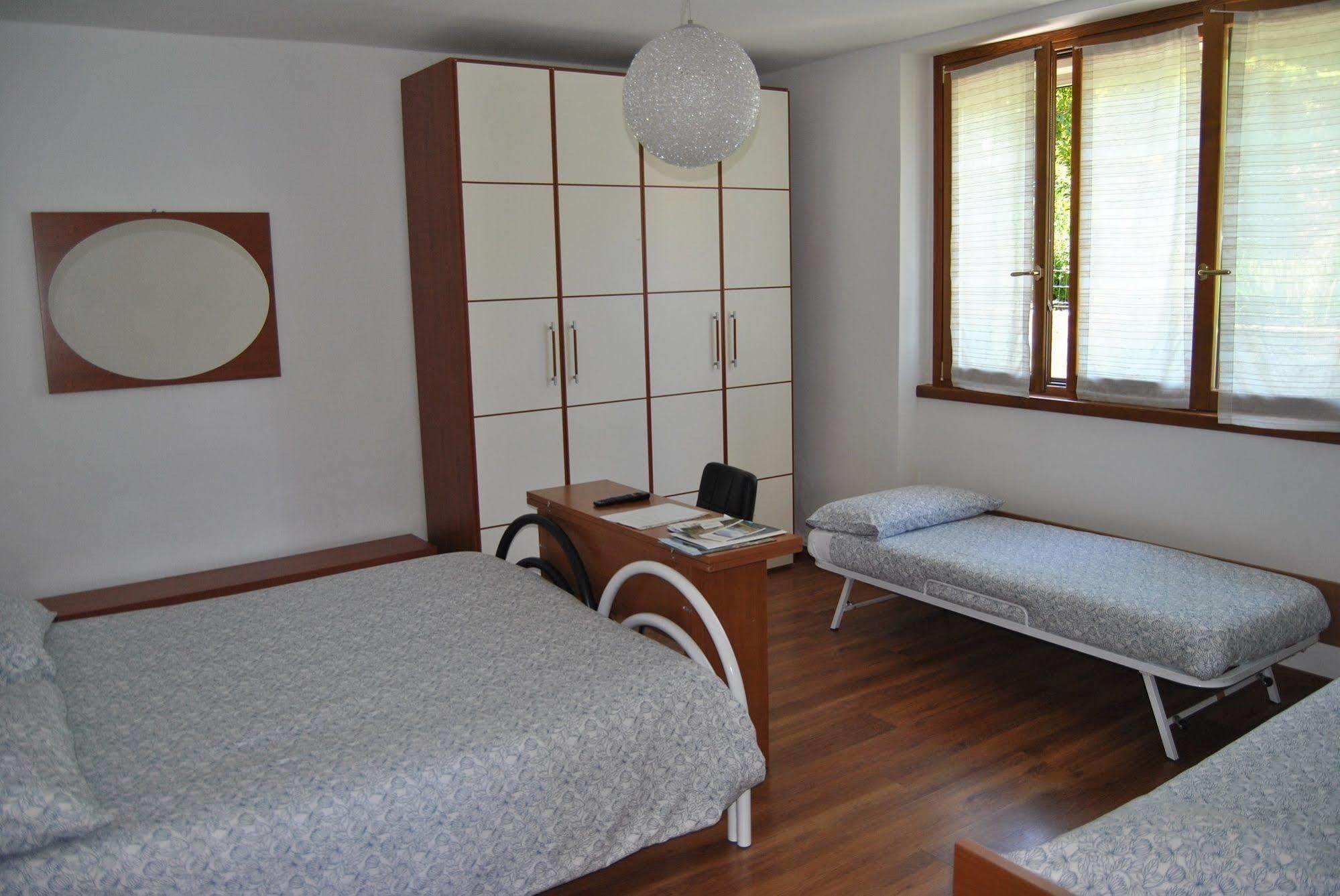 B&B Sosta Sul Lago Лезено Экстерьер фото