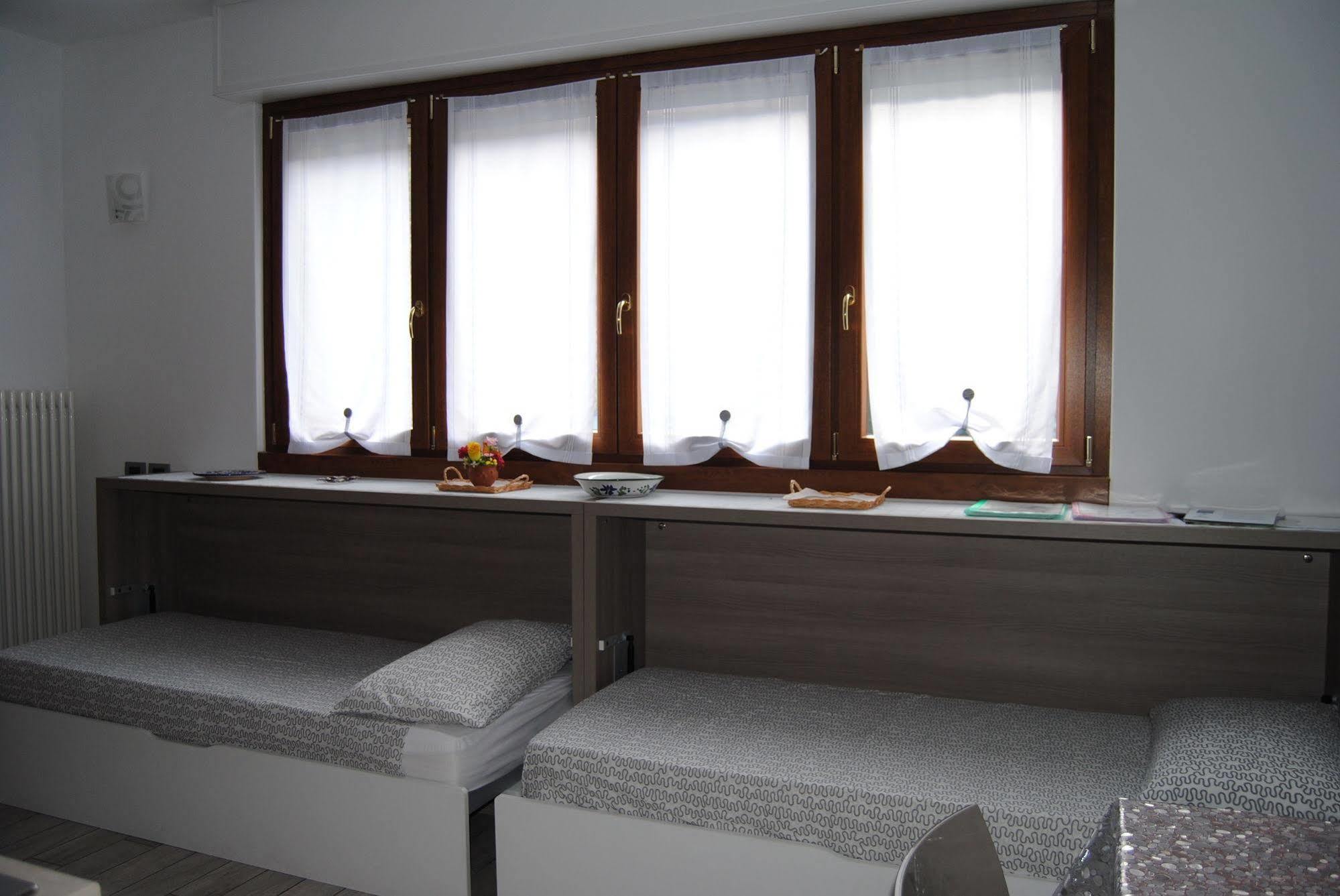 B&B Sosta Sul Lago Лезено Экстерьер фото