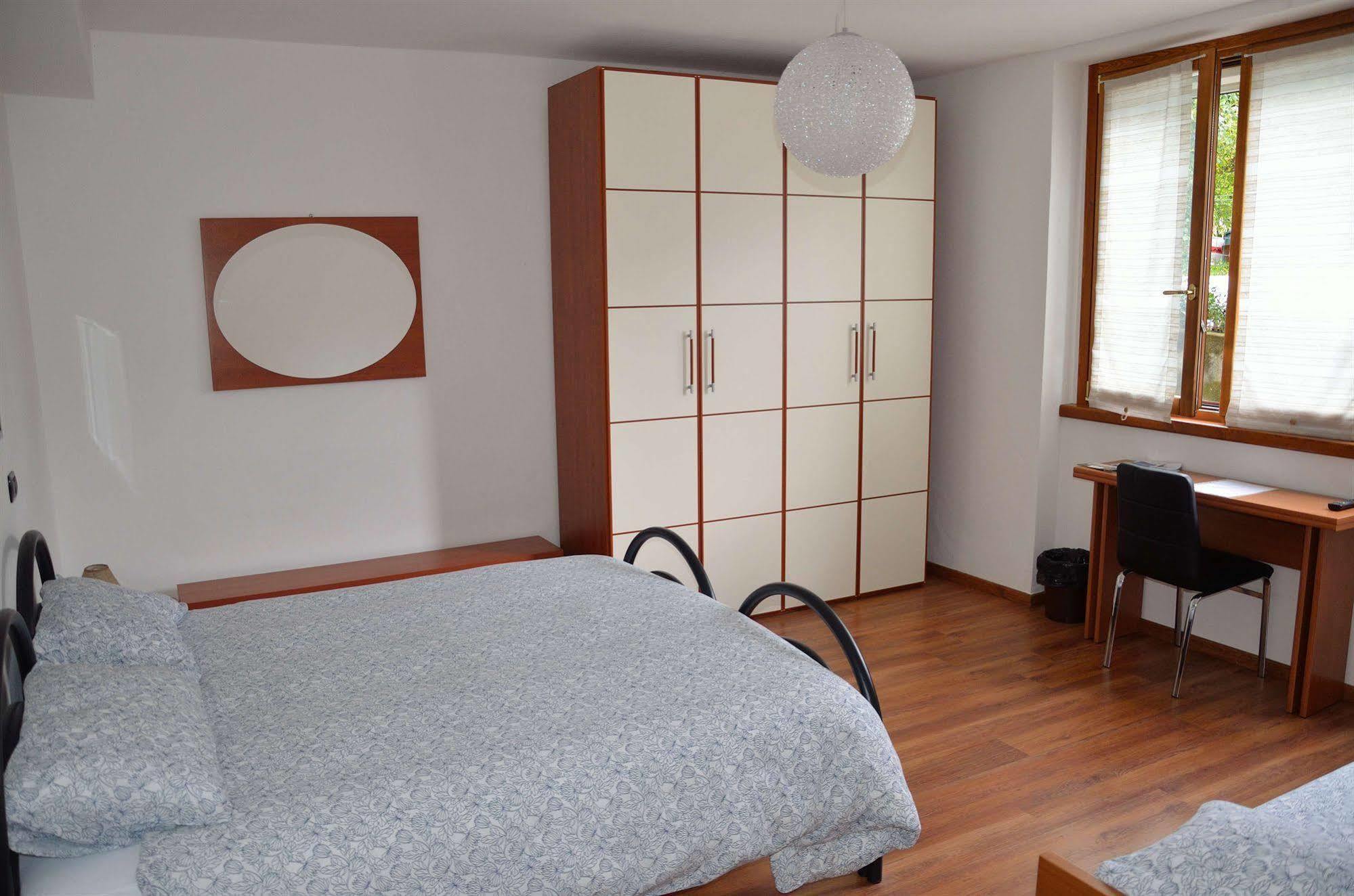 B&B Sosta Sul Lago Лезено Экстерьер фото