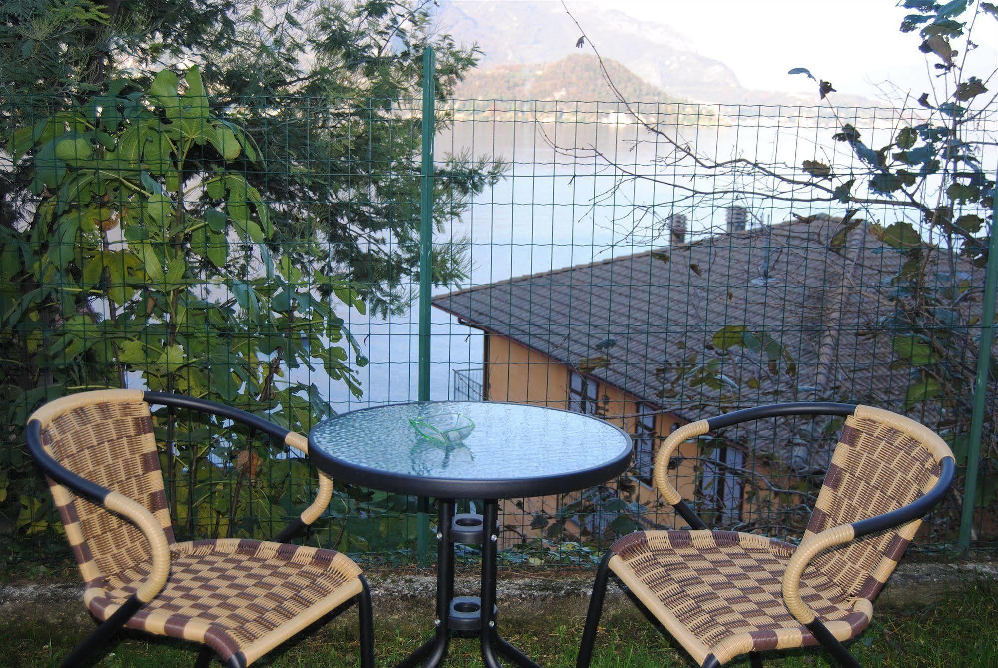 B&B Sosta Sul Lago Лезено Экстерьер фото